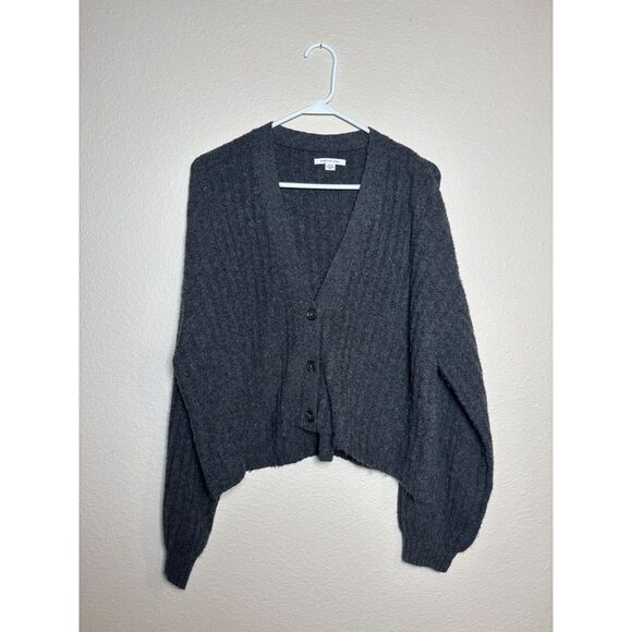 American Eagle Outfitters Sweaters - American Eagle cropped grey cardigan sweater size M
